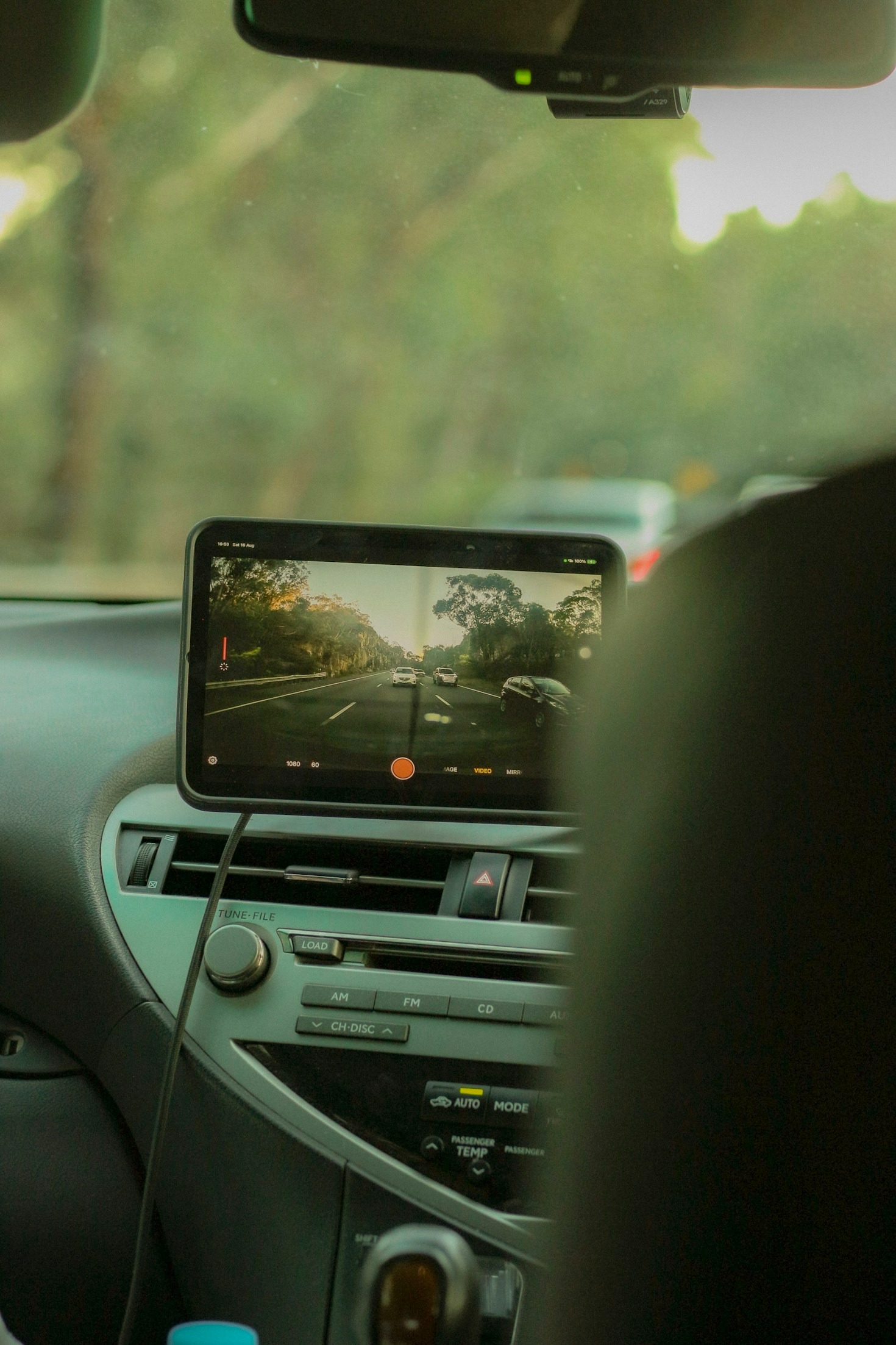 Beneficios de integrar dash cams con ADAS y DMS